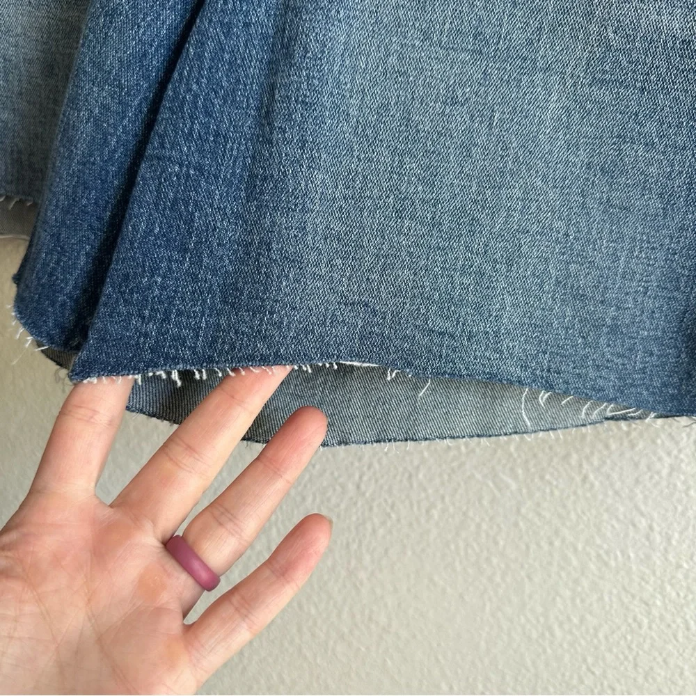 NWT Universal Thread Boyfriend Shorts Distressed Blue Jean Women’s Size 16 33